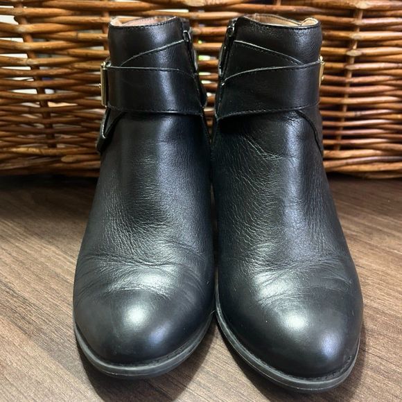 Vionic | Trinity Upright Leather Buckle Heeled Ankle Booties sz 7 - Picture 1 of 5